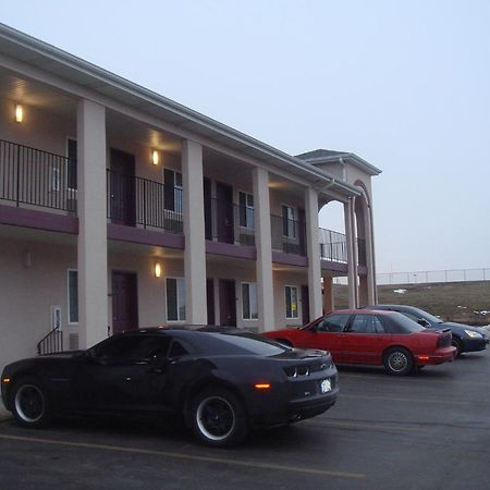 Townhouse Inn & Suites Omaha Exterior photo