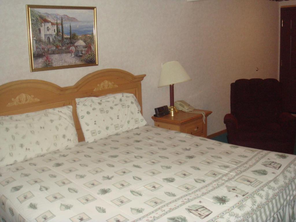 Townhouse Inn & Suites Omaha Room photo