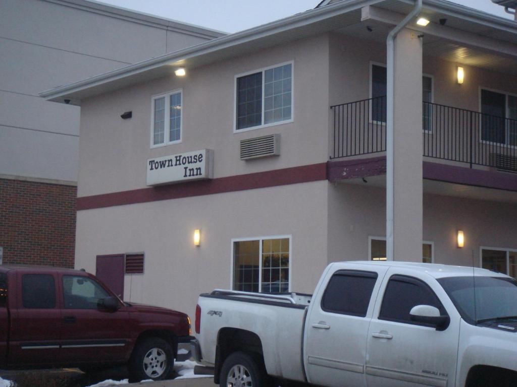 Townhouse Inn & Suites Omaha Exterior photo